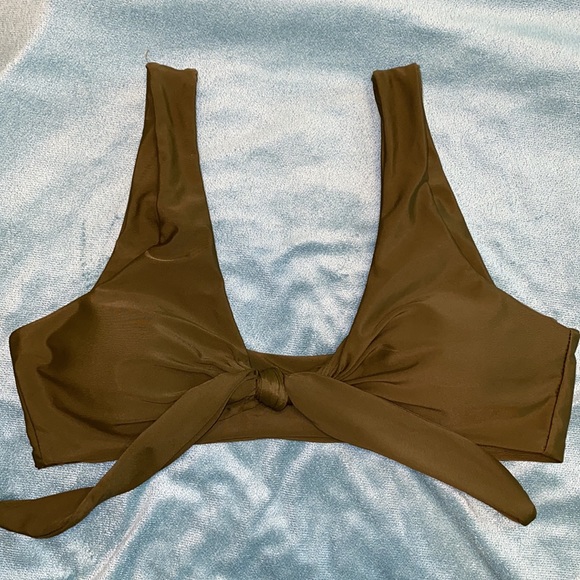 4 bikini tops - Picture 7 of 8